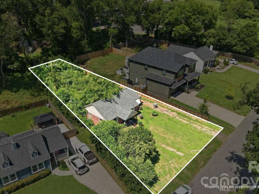 2840 Cowles Road, Charlotte, NC 28208.  MLS# CAR4418445, YatesRealty ID 47611. 
