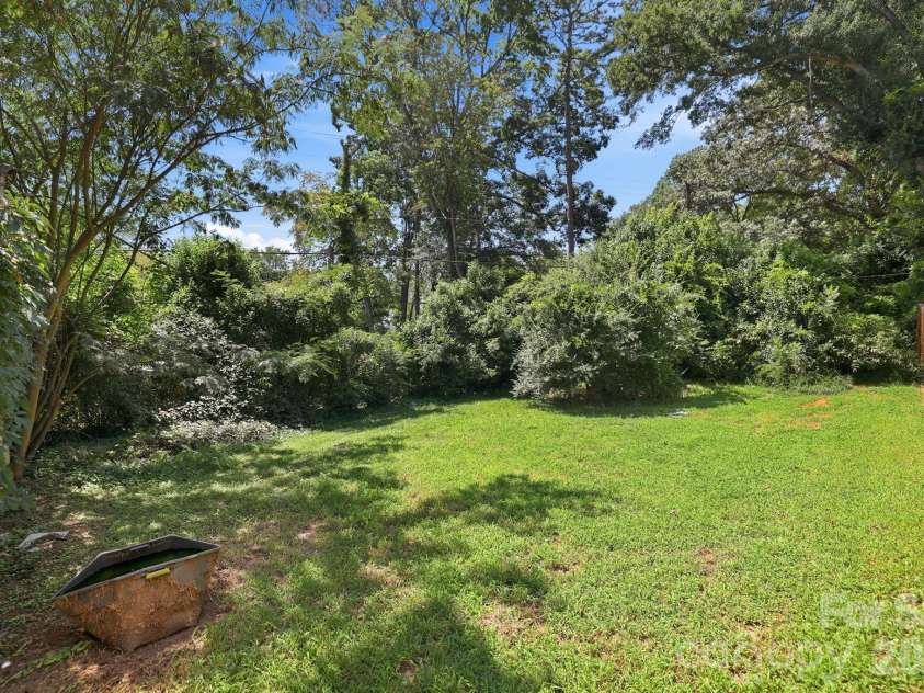 2840 Cowles Road, Charlotte, NC 28208.  MLS# CAR4418445, YatesRealty ID 47611. 