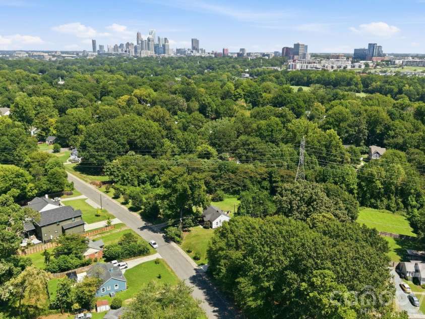 2840 Cowles Road, Charlotte, NC 28208.  MLS# CAR4418445, YatesRealty ID 47611. 