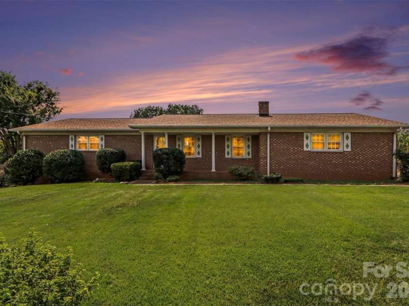 1018 Rembrandt Drive, Concord, NC 28027.  MLS# CAR4419288, YatesRealty ID 47612. 