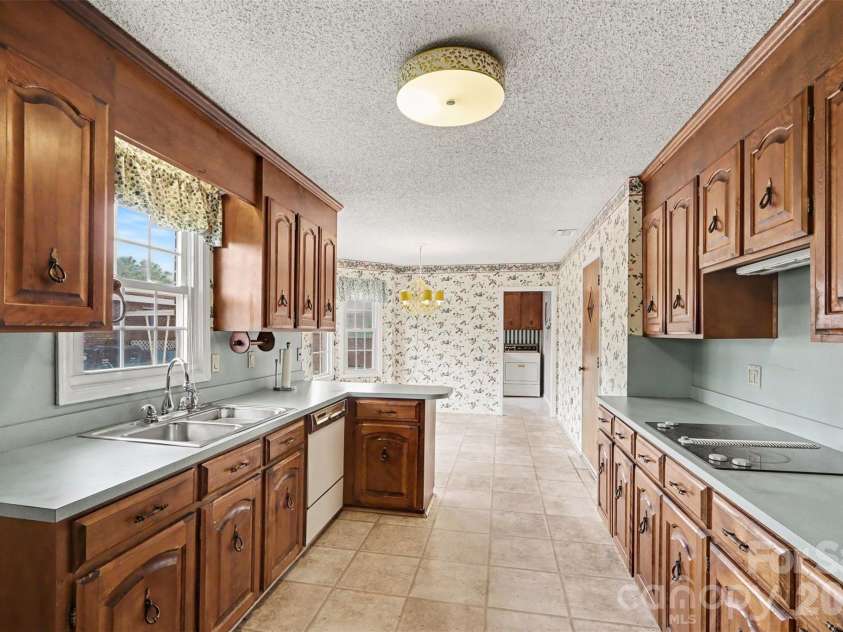 1018 Rembrandt Drive, Concord, NC 28027.  MLS# CAR4419288, YatesRealty ID 47612. 