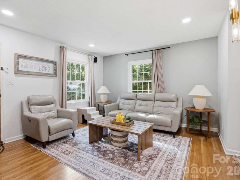 19213 Carter Circle, Cornelius, NC 28031.  MLS# CAR4418542, YatesRealty ID 47616. 
