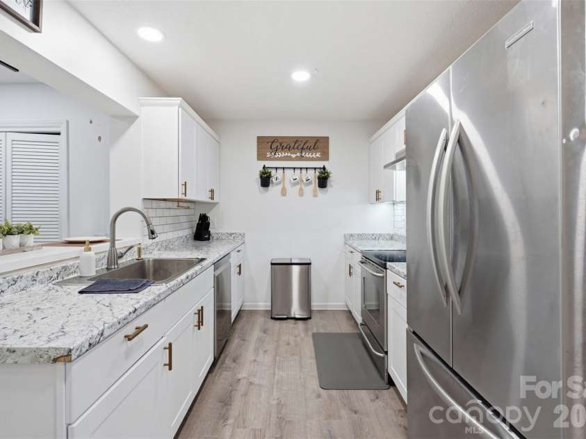 19213 Carter Circle, Cornelius, NC 28031.  MLS# CAR4418542, YatesRealty ID 47616. 