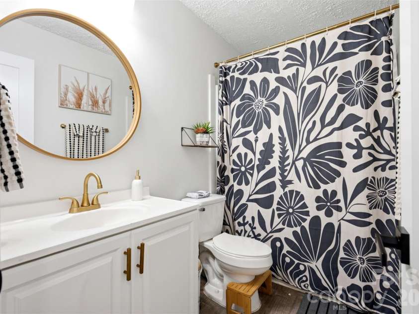 19213 Carter Circle, Cornelius, NC 28031.  MLS# CAR4418542, YatesRealty ID 47616. 
