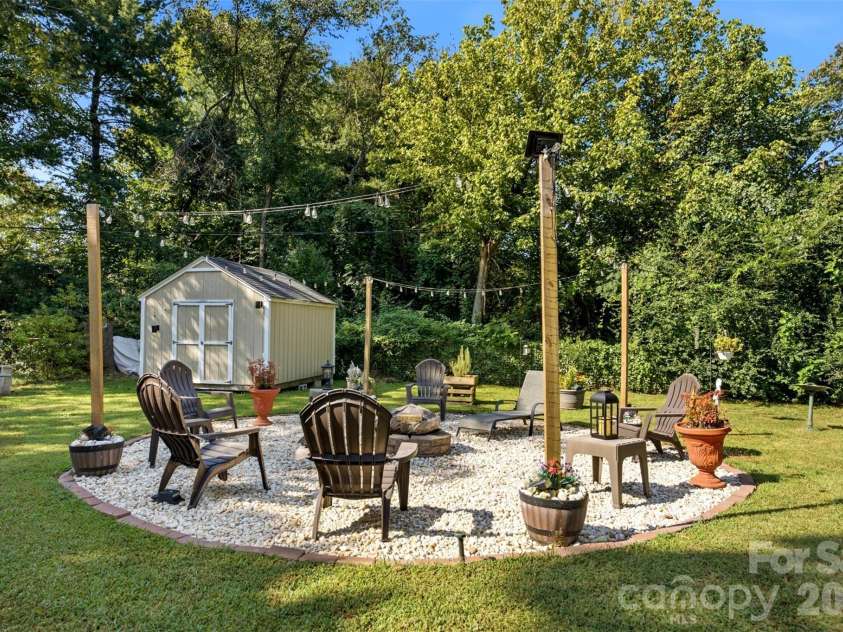 19213 Carter Circle, Cornelius, NC 28031.  MLS# CAR4418542, YatesRealty ID 47616. 