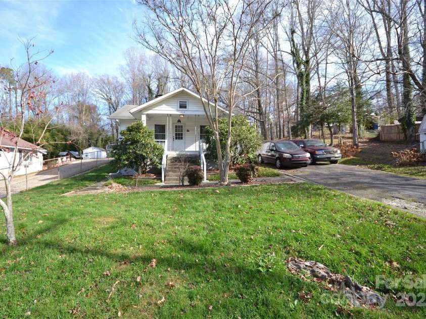 352 London Road, Asheville, NC 28803.  MLS# CAR4325253, YatesRealty ID 4762. 