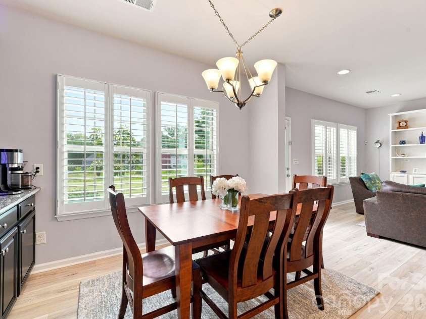 3610 Dolly Madison Road, Charlotte, NC 28208.  MLS# CAR4419185, YatesRealty ID 47622. Dining area