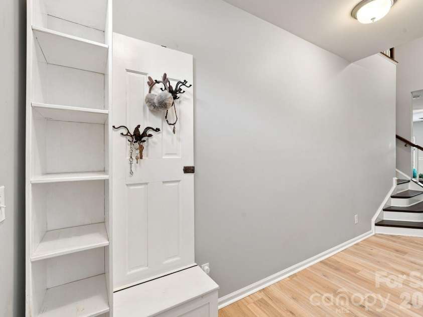 3610 Dolly Madison Road, Charlotte, NC 28208.  MLS# CAR4419185, YatesRealty ID 47622. Drop zone at front entry
