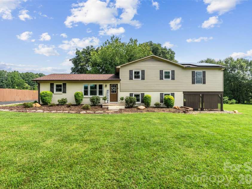 6060 Lineberger Road, Sherrills Ford, NC 28673.  MLS# CAR4418055, YatesRealty ID 47624. 