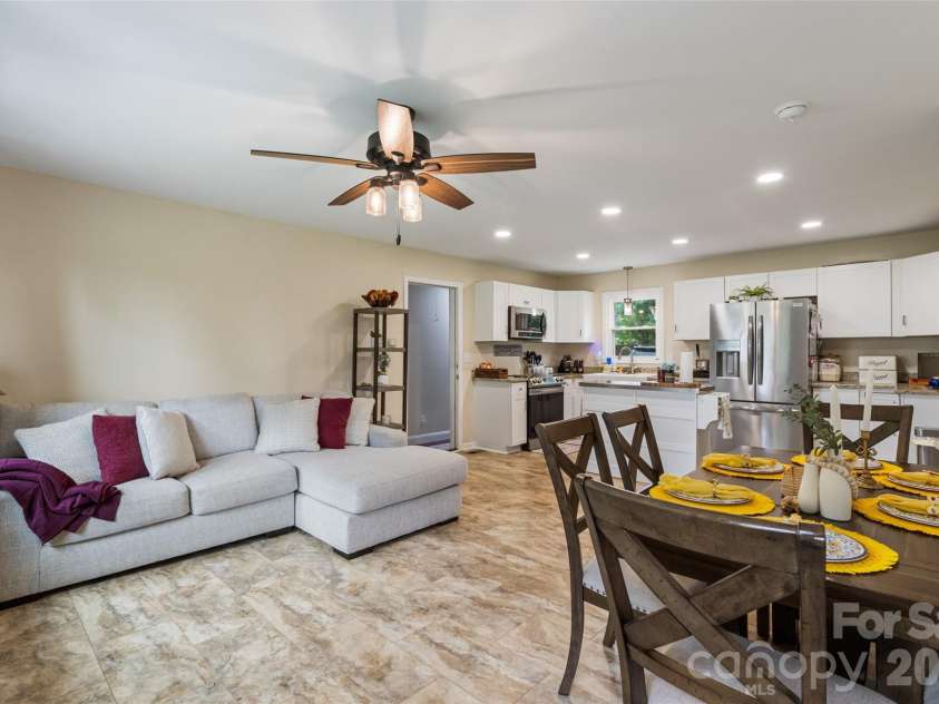 6060 Lineberger Road, Sherrills Ford, NC 28673.  MLS# CAR4418055, YatesRealty ID 47624. 