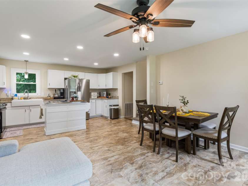 6060 Lineberger Road, Sherrills Ford, NC 28673.  MLS# CAR4418055, YatesRealty ID 47624. 