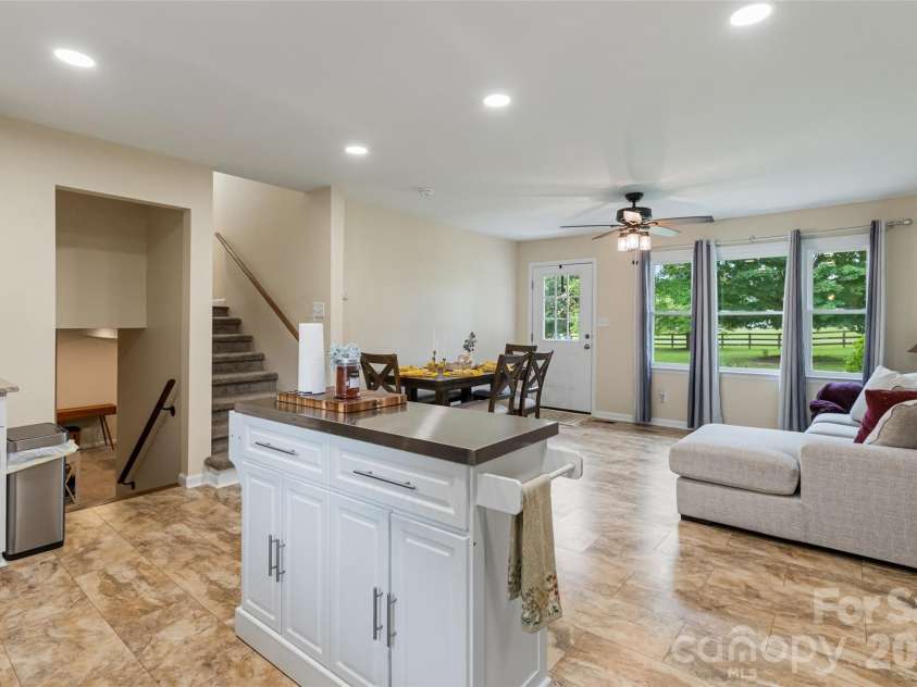 6060 Lineberger Road, Sherrills Ford, NC 28673.  MLS# CAR4418055, YatesRealty ID 47624. 