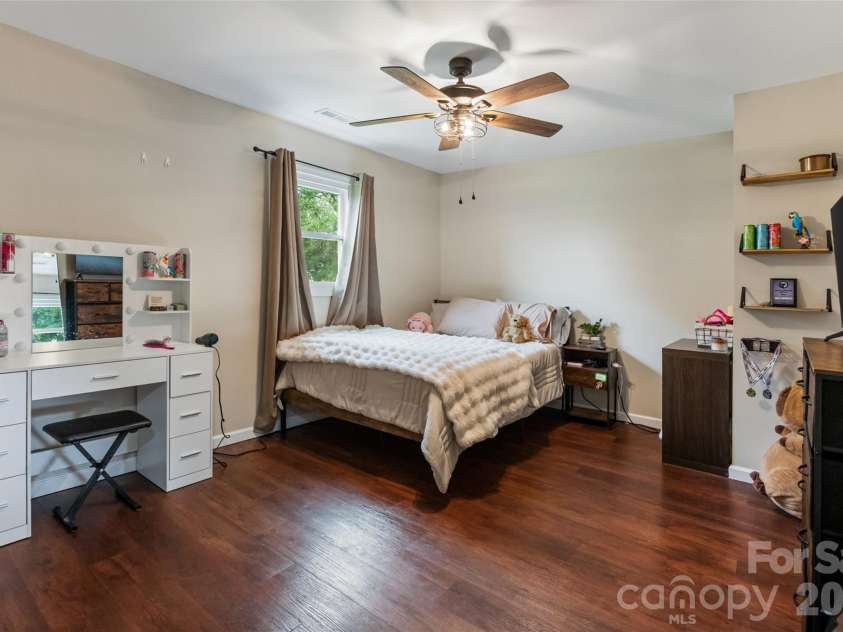 6060 Lineberger Road, Sherrills Ford, NC 28673.  MLS# CAR4418055, YatesRealty ID 47624. 