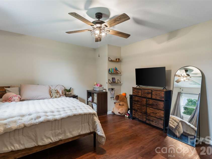 6060 Lineberger Road, Sherrills Ford, NC 28673.  MLS# CAR4418055, YatesRealty ID 47624. 