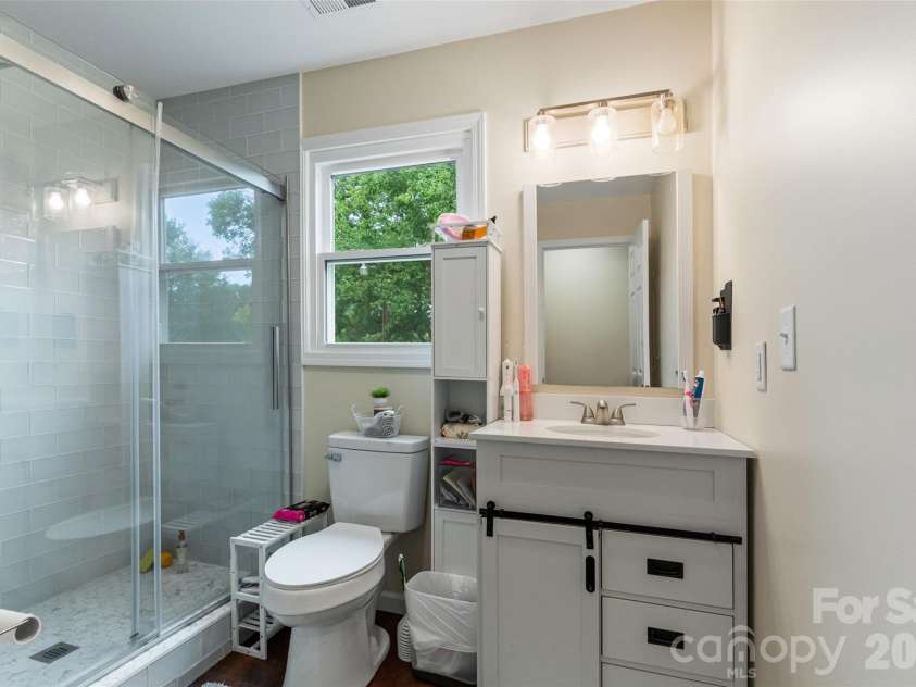 6060 Lineberger Road, Sherrills Ford, NC 28673.  MLS# CAR4418055, YatesRealty ID 47624. 