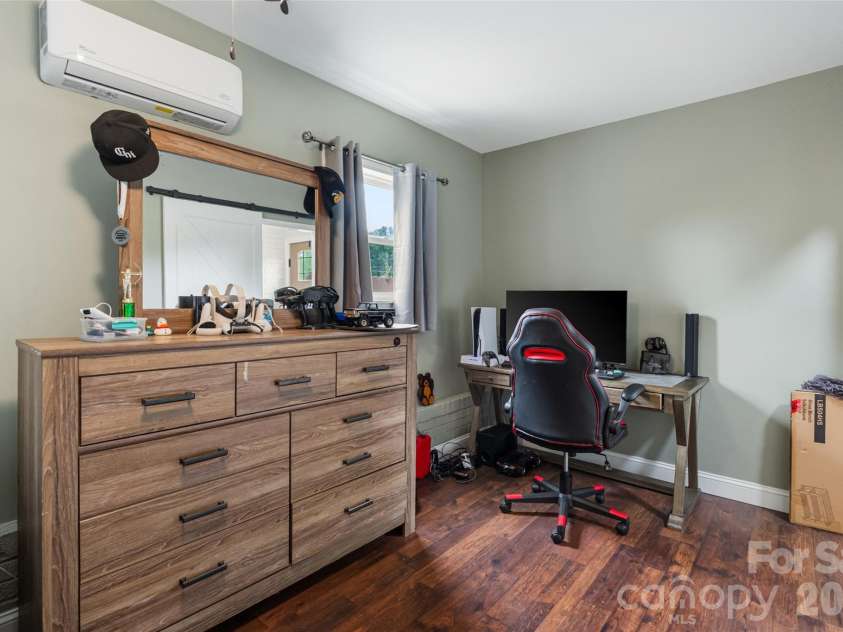 6060 Lineberger Road, Sherrills Ford, NC 28673.  MLS# CAR4418055, YatesRealty ID 47624. 