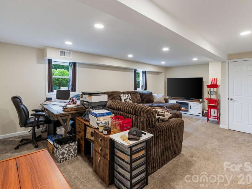 6060 Lineberger Road, Sherrills Ford, NC 28673.  MLS# CAR4418055, YatesRealty ID 47624. 