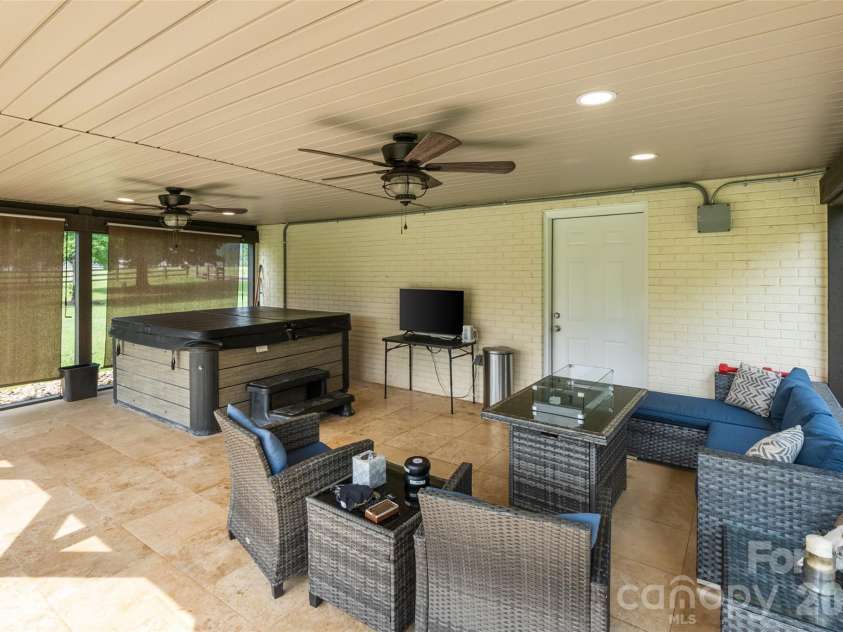 6060 Lineberger Road, Sherrills Ford, NC 28673.  MLS# CAR4418055, YatesRealty ID 47624. 