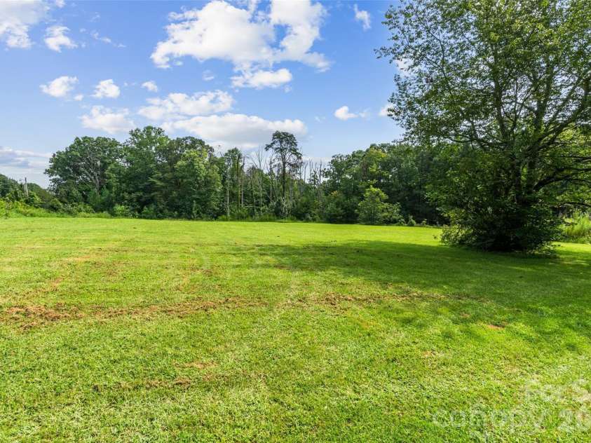 6060 Lineberger Road, Sherrills Ford, NC 28673.  MLS# CAR4418055, YatesRealty ID 47624. 