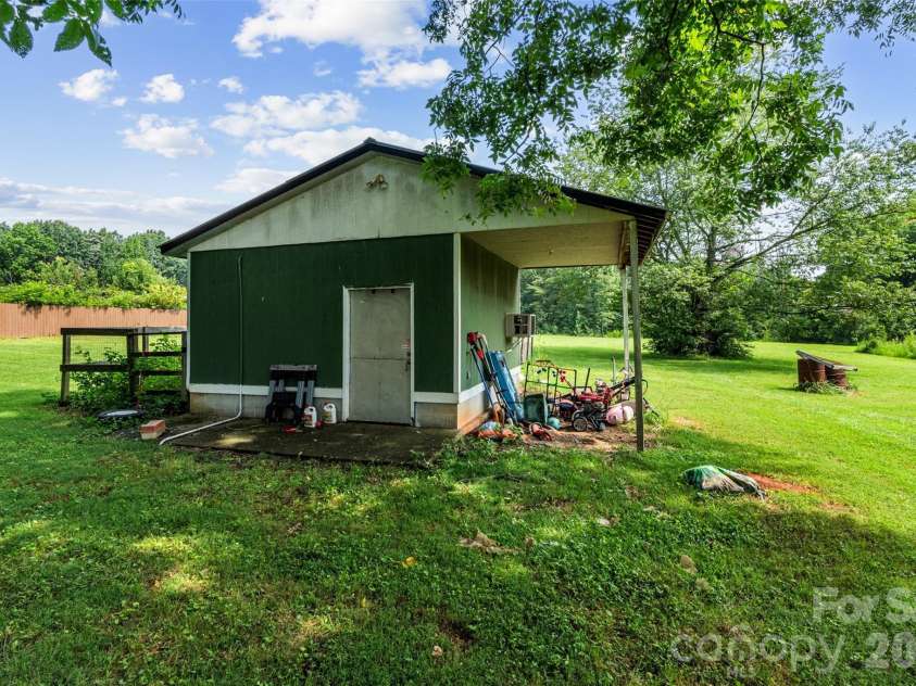 6060 Lineberger Road, Sherrills Ford, NC 28673.  MLS# CAR4418055, YatesRealty ID 47624. 