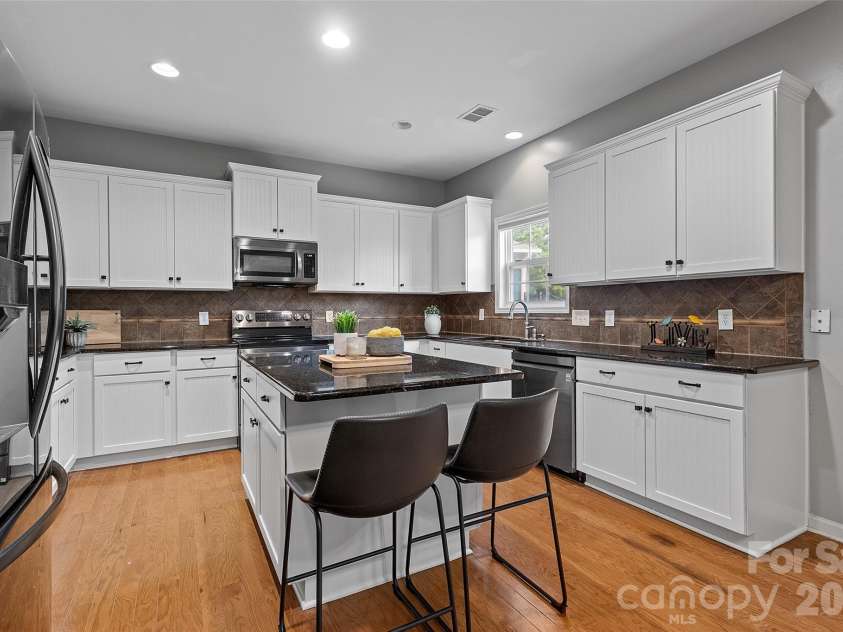 10515 Greenhead View Road, Charlotte, NC 28262.  MLS# CAR4406511, YatesRealty ID 47626. 
