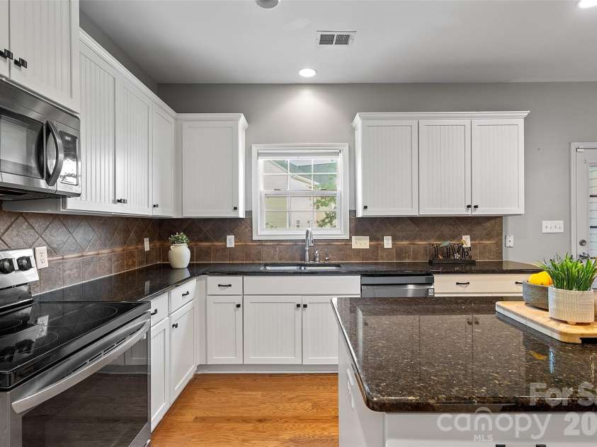 10515 Greenhead View Road, Charlotte, NC 28262.  MLS# CAR4406511, YatesRealty ID 47626. 