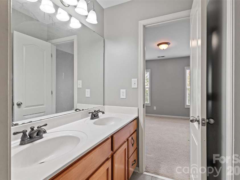 10515 Greenhead View Road, Charlotte, NC 28262.  MLS# CAR4406511, YatesRealty ID 47626. 