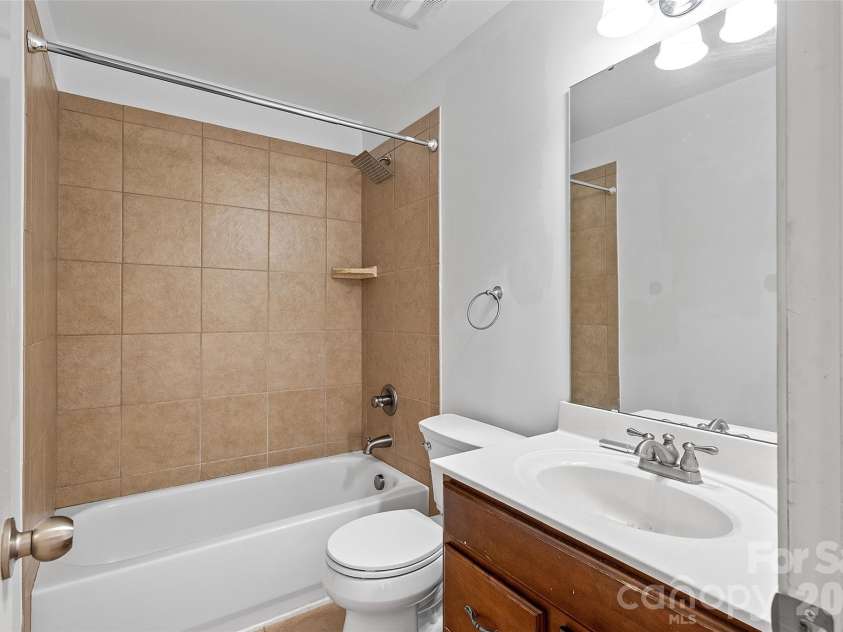 10515 Greenhead View Road, Charlotte, NC 28262.  MLS# CAR4406511, YatesRealty ID 47626. 