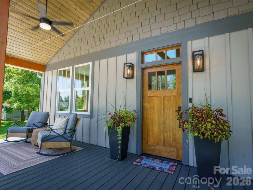 42 Summit Avenue, Brevard, NC 28712.  MLS# CAR4418916, YatesRealty ID 47627. 