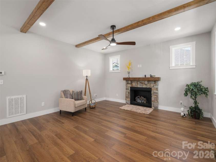 42 Summit Avenue, Brevard, NC 28712.  MLS# CAR4418916, YatesRealty ID 47627. 