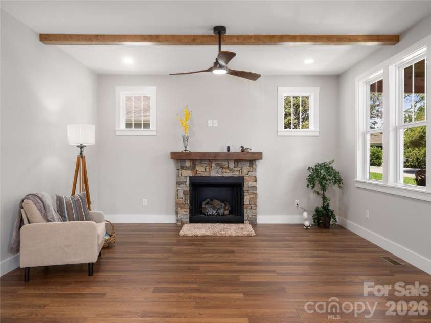 42 Summit Avenue, Brevard, NC 28712.  MLS# CAR4418916, YatesRealty ID 47627. 