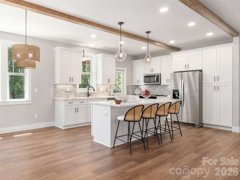 42 Summit Avenue, Brevard, NC 28712.  MLS# CAR4418916, YatesRealty ID 47627. 
