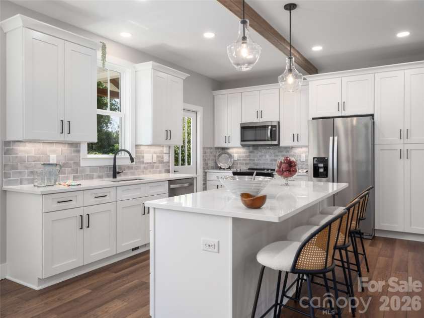 42 Summit Avenue, Brevard, NC 28712.  MLS# CAR4418916, YatesRealty ID 47627. 
