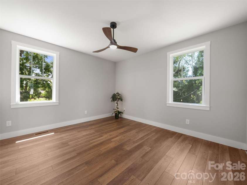 42 Summit Avenue, Brevard, NC 28712.  MLS# CAR4418916, YatesRealty ID 47627. 