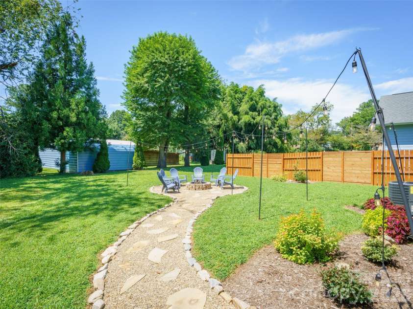 42 Summit Avenue, Brevard, NC 28712.  MLS# CAR4418916, YatesRealty ID 47627. 