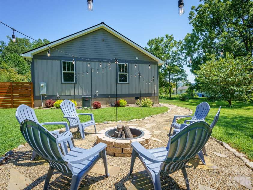 42 Summit Avenue, Brevard, NC 28712.  MLS# CAR4418916, YatesRealty ID 47627. 