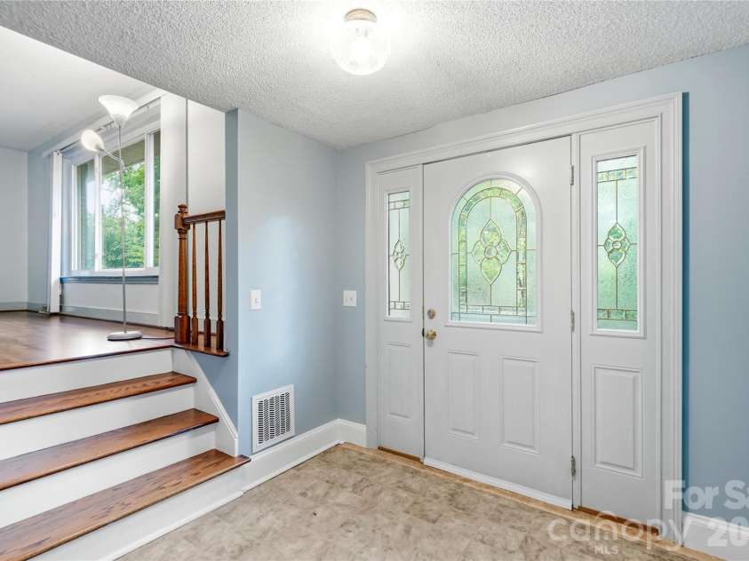 4819 Carousel Drive, Charlotte, NC 28212.  MLS# CAR4419426, YatesRealty ID 47628. 