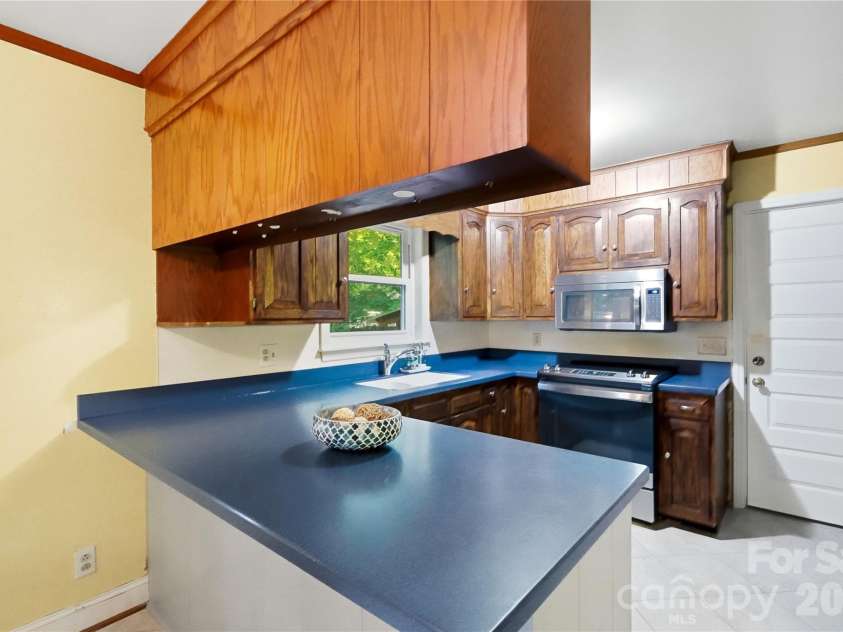 4819 Carousel Drive, Charlotte, NC 28212.  MLS# CAR4419426, YatesRealty ID 47628. 
