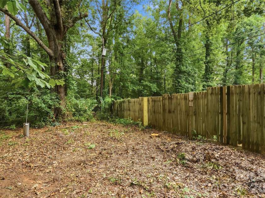 4819 Carousel Drive, Charlotte, NC 28212.  MLS# CAR4419426, YatesRealty ID 47628. 