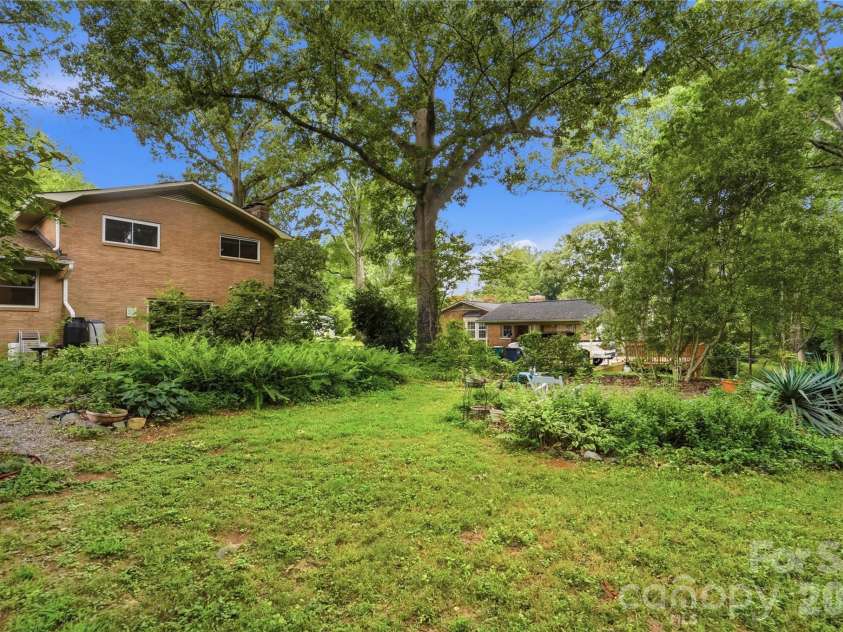 4819 Carousel Drive, Charlotte, NC 28212.  MLS# CAR4419426, YatesRealty ID 47628. 