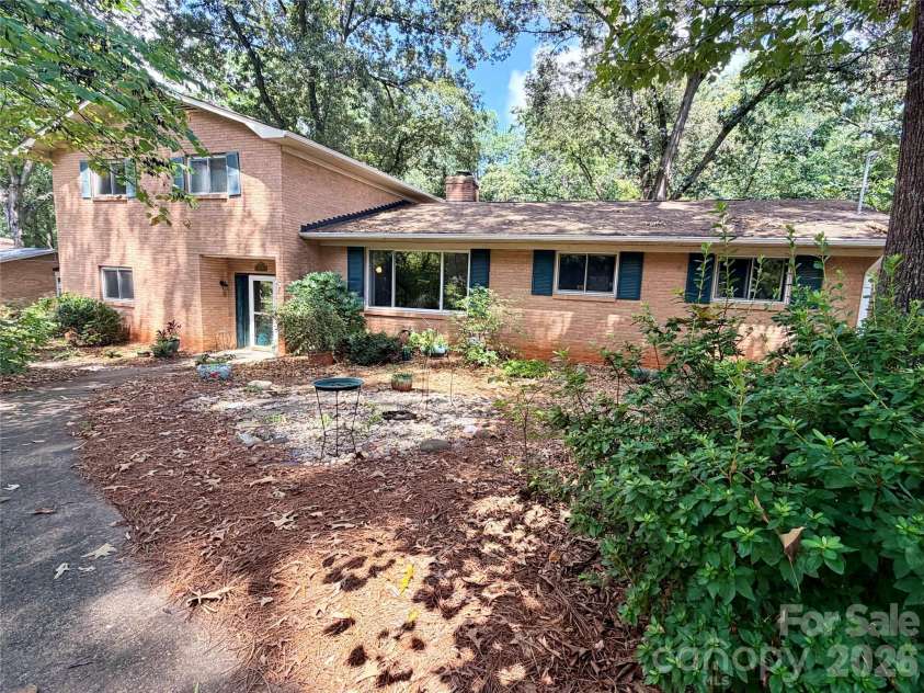 4819 Carousel Drive, Charlotte, NC 28212.  MLS# CAR4419426, YatesRealty ID 47628. 