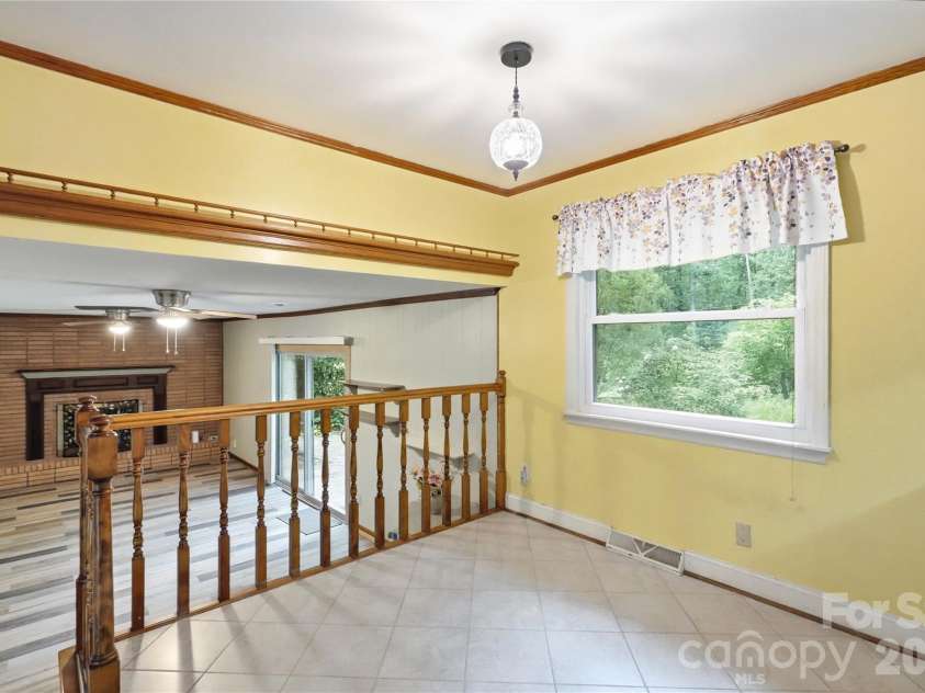 4819 Carousel Drive, Charlotte, NC 28212.  MLS# CAR4419426, YatesRealty ID 47628. Dining
