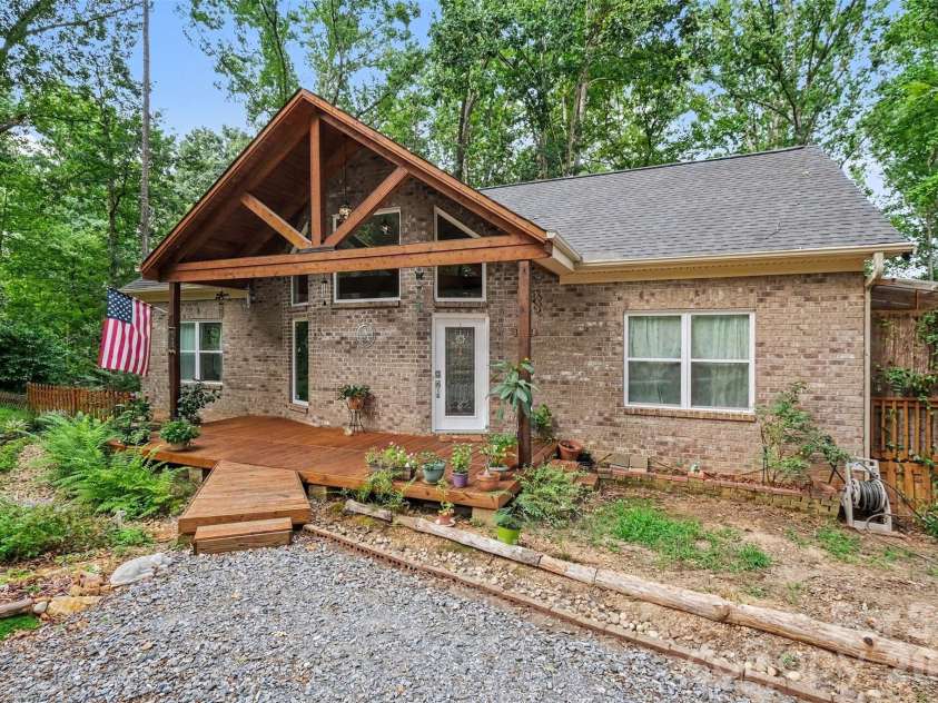 1042 Rosewood Drive, Dallas, NC 28034.  MLS# CAR4417787, YatesRealty ID 47629. 