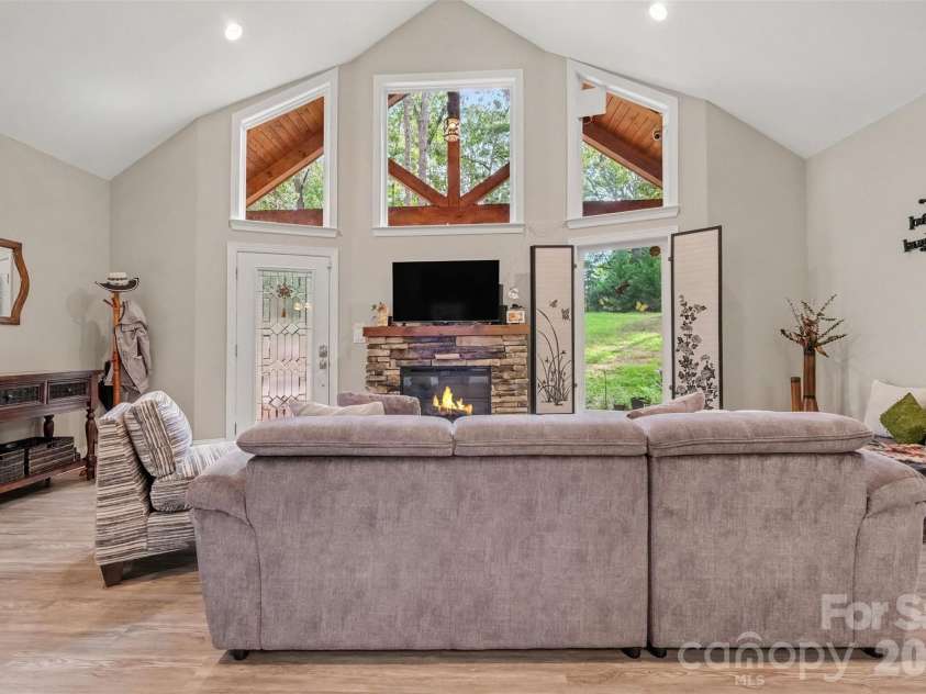 1042 Rosewood Drive, Dallas, NC 28034.  MLS# CAR4417787, YatesRealty ID 47629. 