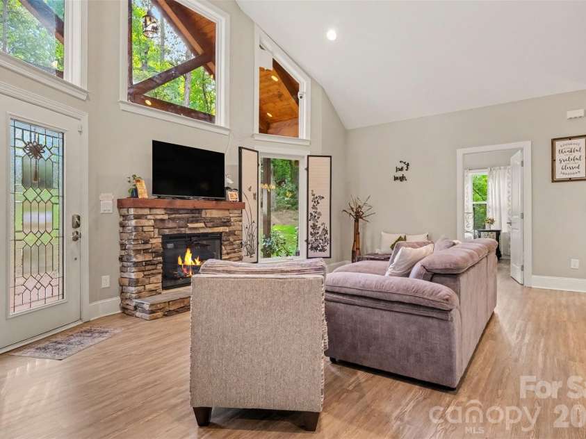 1042 Rosewood Drive, Dallas, NC 28034.  MLS# CAR4417787, YatesRealty ID 47629. 