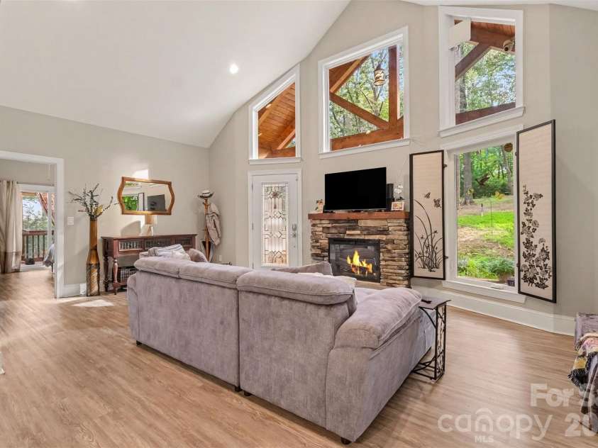 1042 Rosewood Drive, Dallas, NC 28034.  MLS# CAR4417787, YatesRealty ID 47629. 
