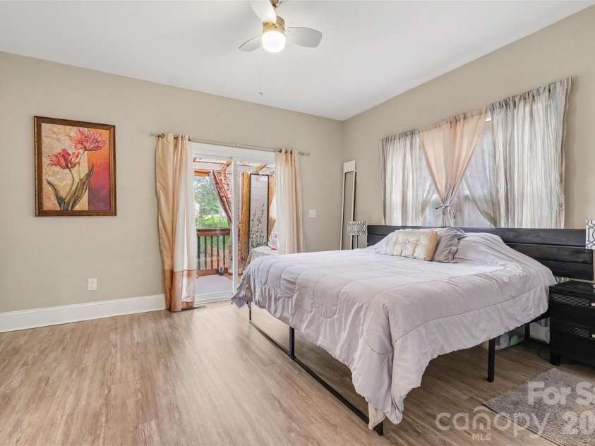 1042 Rosewood Drive, Dallas, NC 28034.  MLS# CAR4417787, YatesRealty ID 47629. 