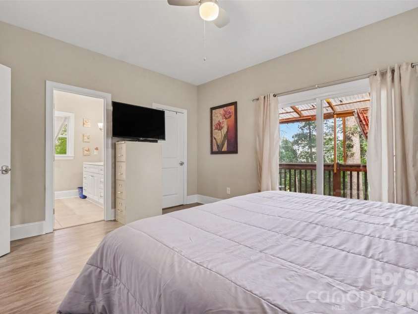 1042 Rosewood Drive, Dallas, NC 28034.  MLS# CAR4417787, YatesRealty ID 47629. 