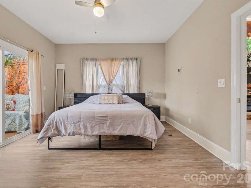 1042 Rosewood Drive, Dallas, NC 28034.  MLS# CAR4417787, YatesRealty ID 47629. 