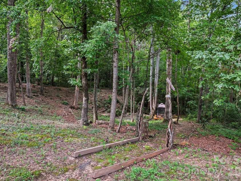 1042 Rosewood Drive, Dallas, NC 28034.  MLS# CAR4417787, YatesRealty ID 47629. 